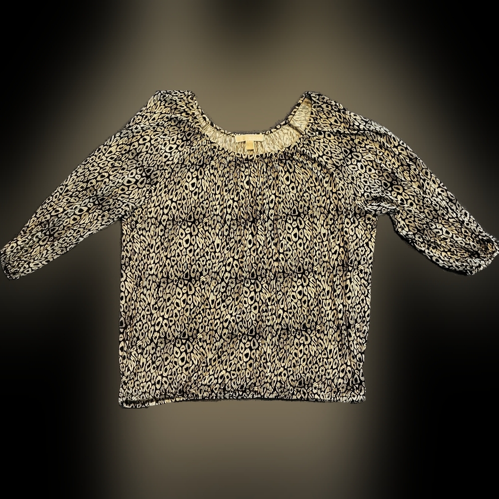 Black and White pattern Top